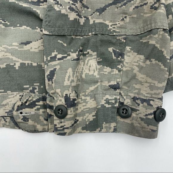 Green Camo Military (U.S. Air Force) Jacket. - Picture 6 of 6